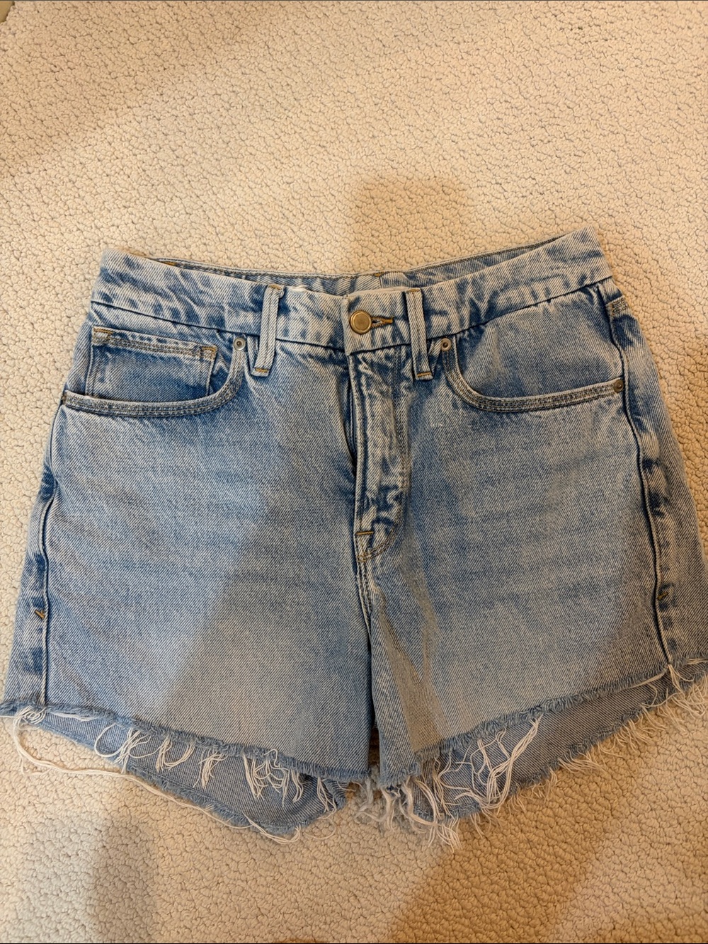 Good American Light Wash Denim Frayed Hem Women's Shorts